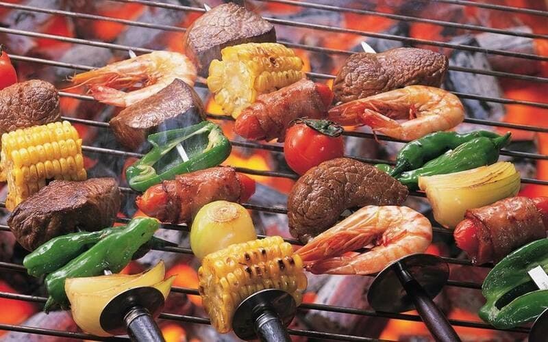Outdoor Dining & BBQ