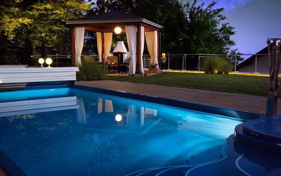 Swimming pool lounge