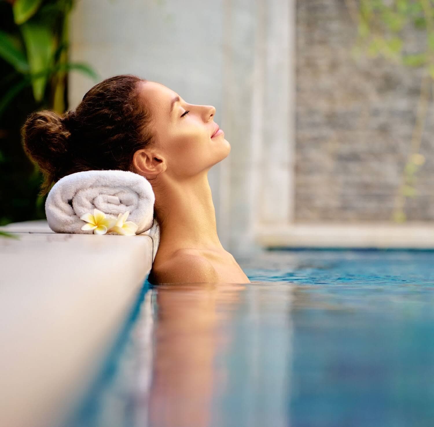 2 Large Swimming Pool